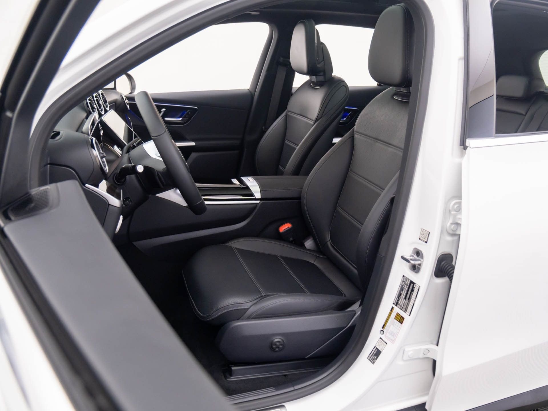 New 2026 White Mercedes-Benz GLC 300 image 14