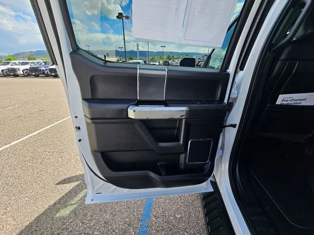 Used 2019  Ford Lariat image 18