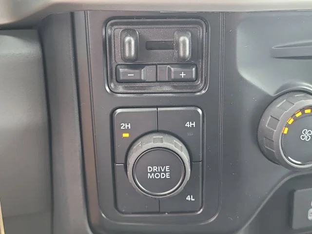 New 2026 Oxford White Ford XL image 25