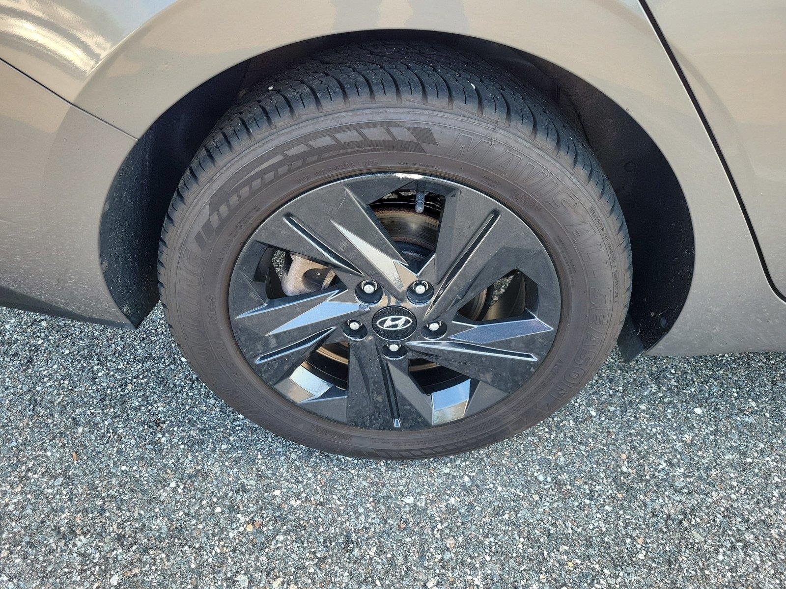 Used 2023 Fluid Metal Hyundai SEL image 7