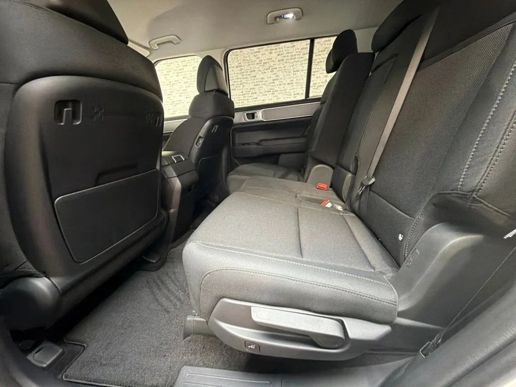 New 2027 Serenity White Hyundai SE image 15