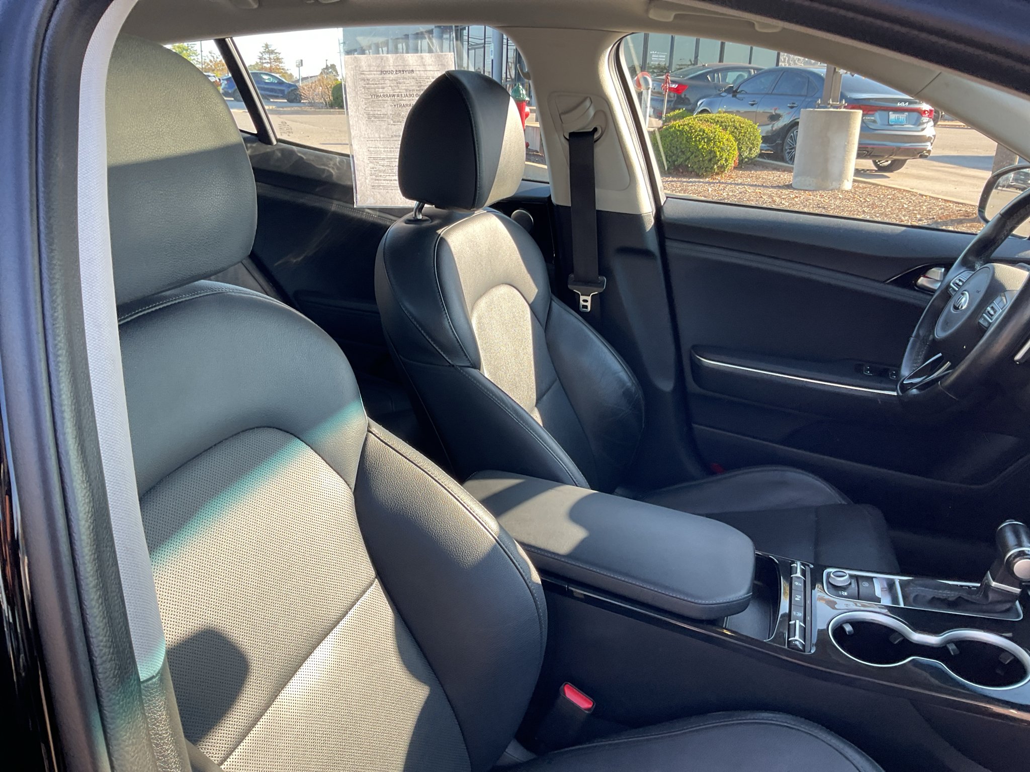 Used 2018 Aurora Black Kia Premium image 13