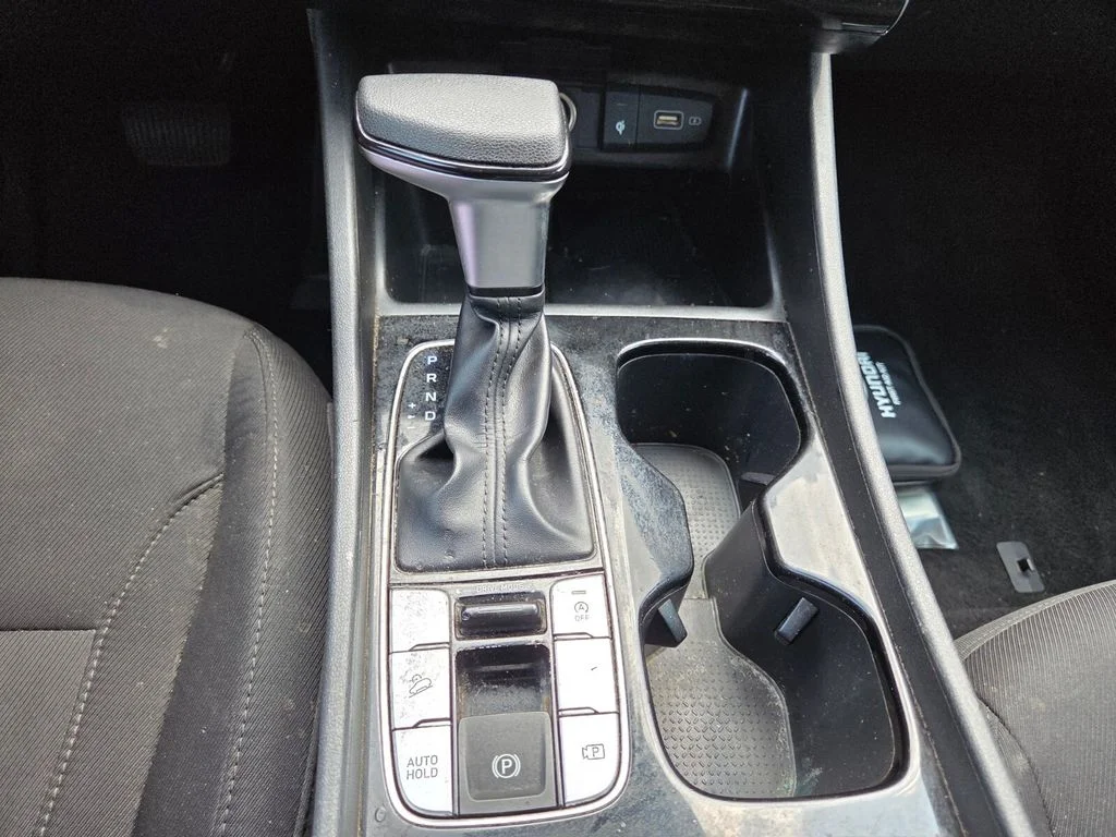 Used 2023 White Hyundai SEL image 17