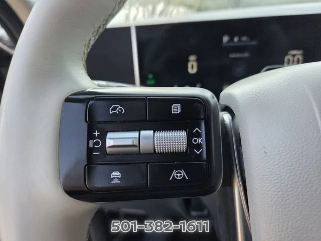 Used 2024 Silver Hyundai SEL image 25