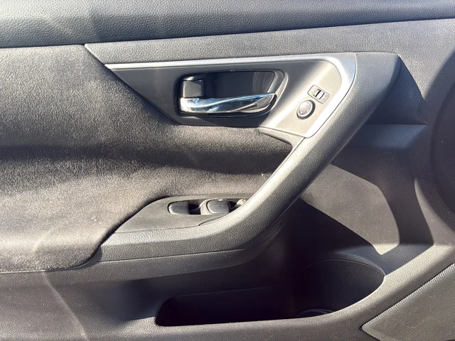 Used 2015 Blue Nissan 2.5 S image 24