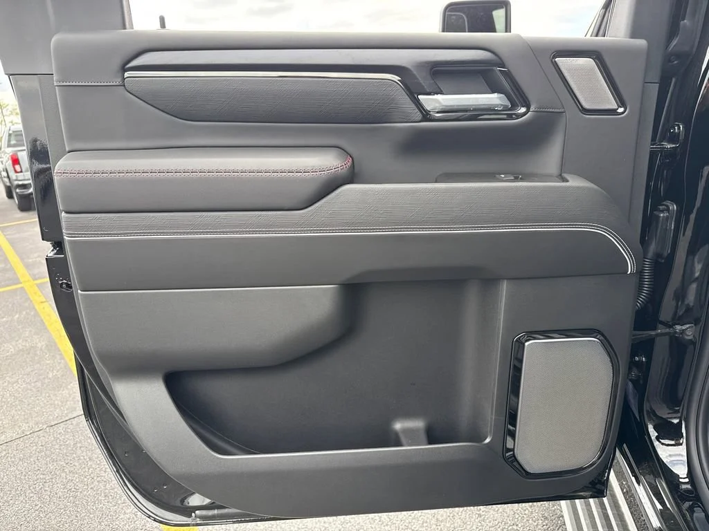 New 2026 Onyx Black GMC AT4X image 33