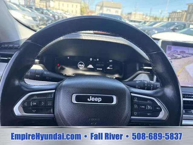 Used 2022 Gray Jeep Limited image 28