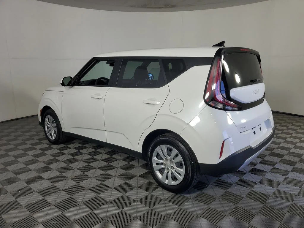Used 2025 White Kia LX image 6