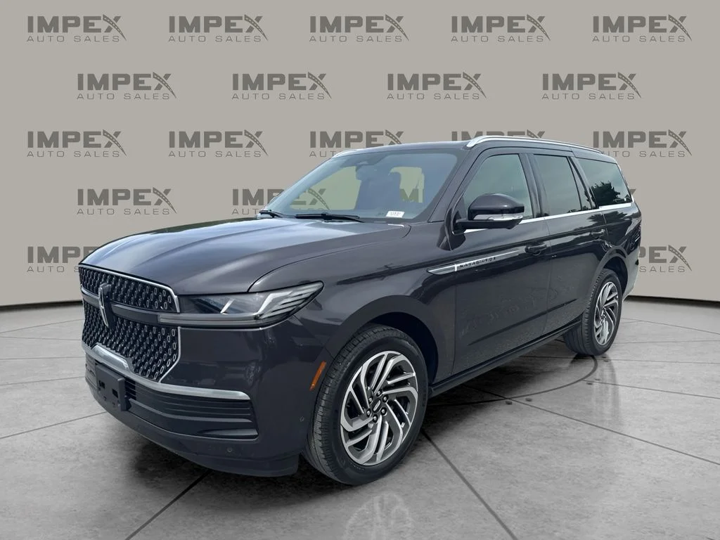 Used 2025 Gray Lincoln Reserve image 1