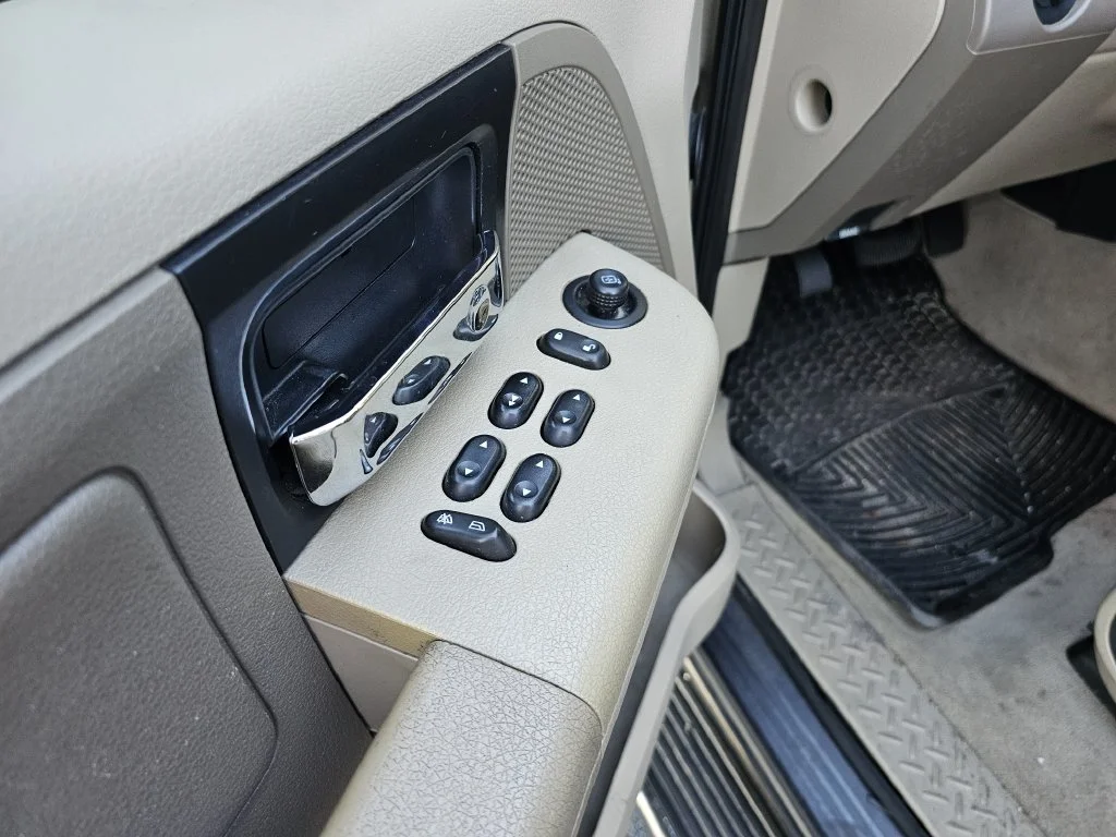 Used 2008 Beige Ford  image 15