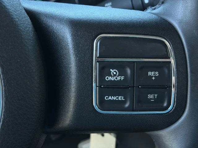 Used 2015 Silver Jeep Unlimited Rubicon image 27