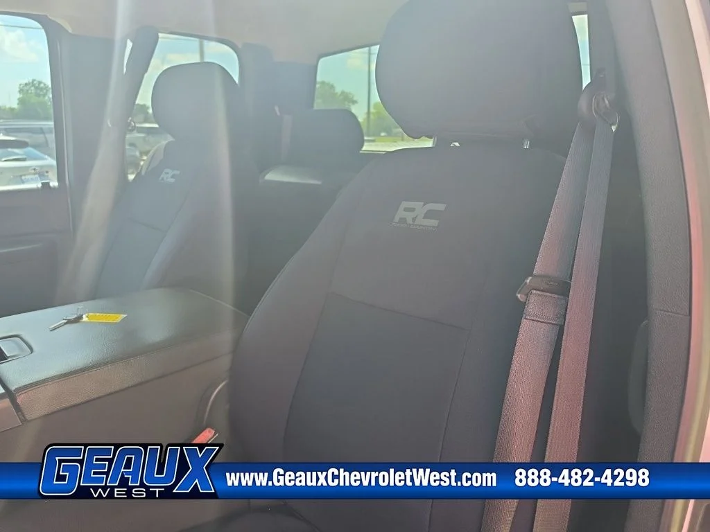 Used 2012 White Chevrolet LT image 17