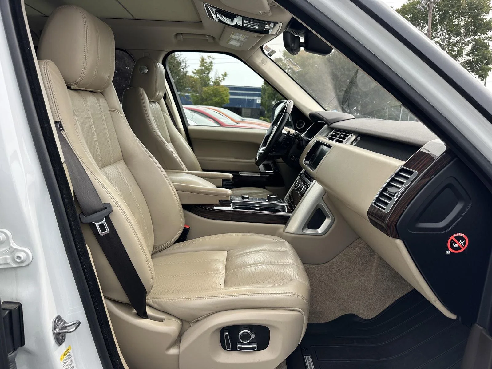 Used 2017 Fuji White Land Rover 5.0L V8 Supercharged image 15