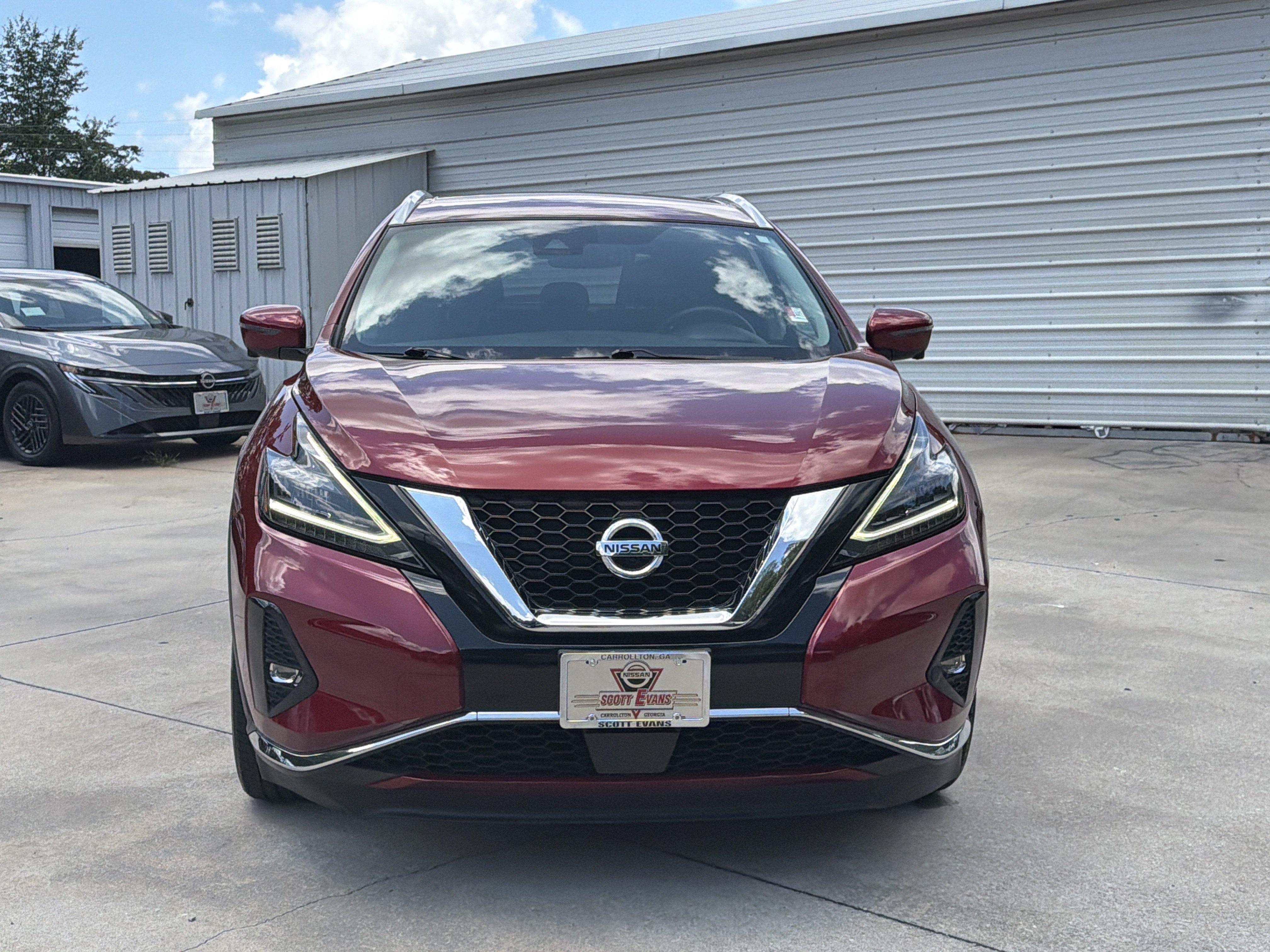 Used 2022 Scarlet Ember Tintcoat Nissan SL image 2