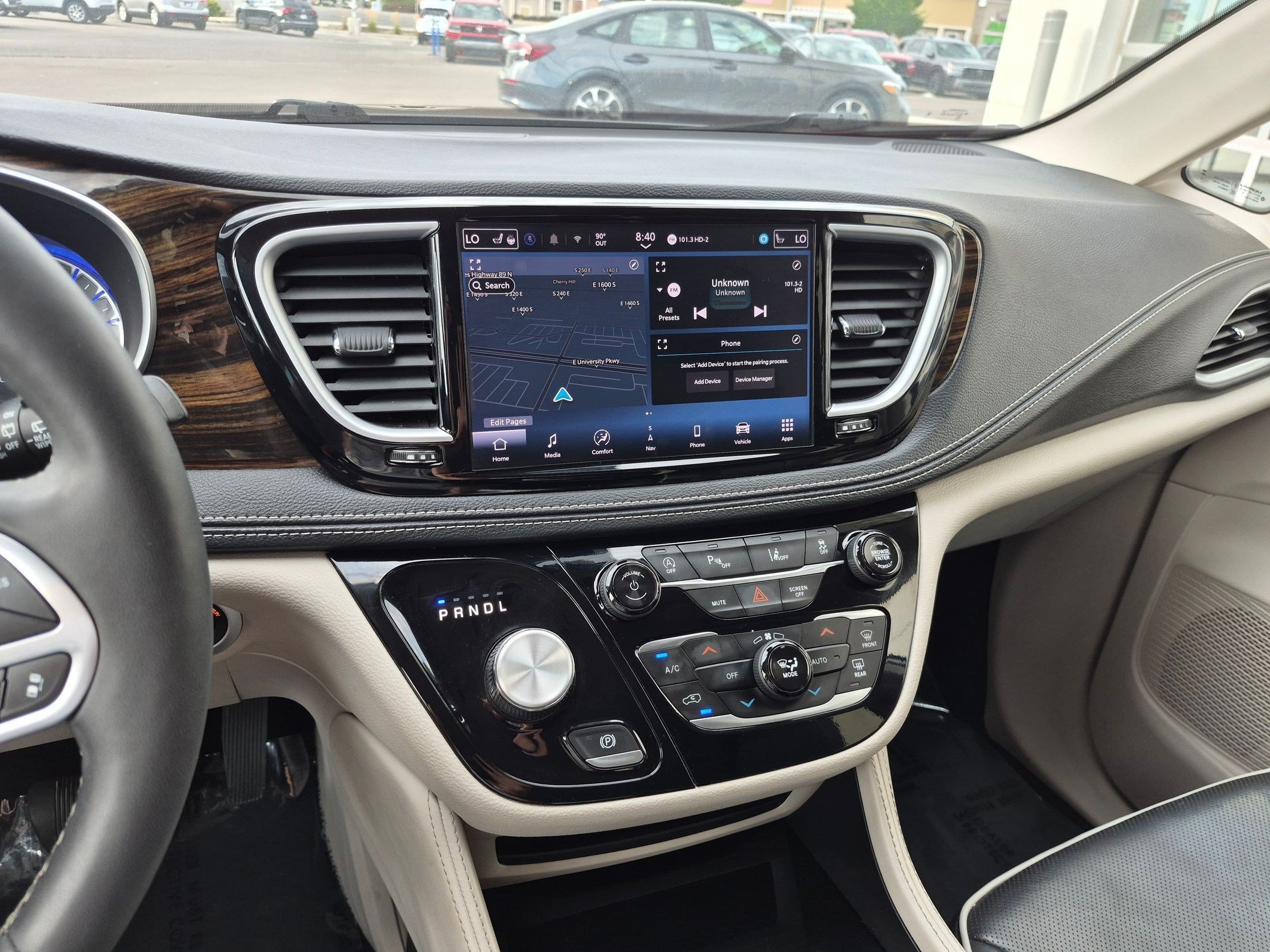 2024 Chrysler Pacifica Limited - Photo 27
