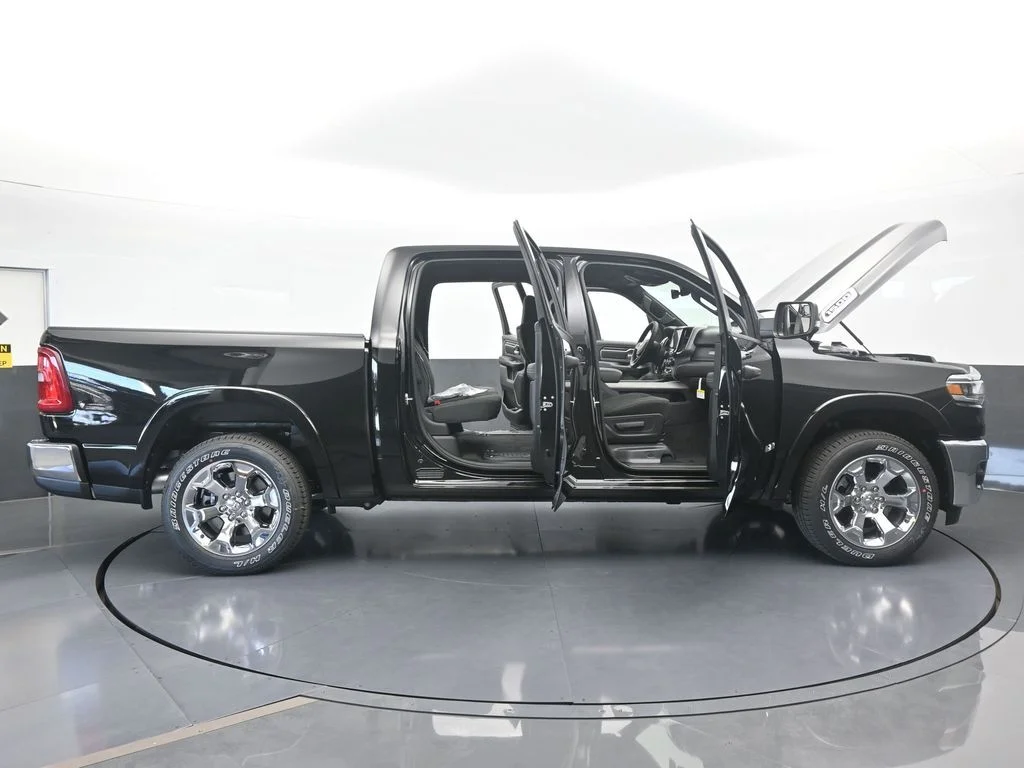 New 2026 Diamond Black Crystal Pearl-Coat Exterior Paint RAM Big Horn/Lone Star image 66