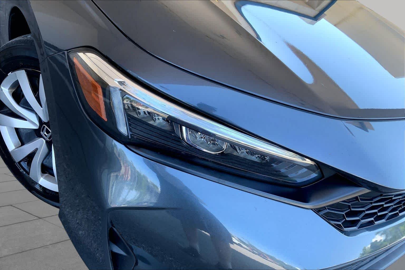 Used 2025 Meteorite Gray Metallic Honda LX image 28