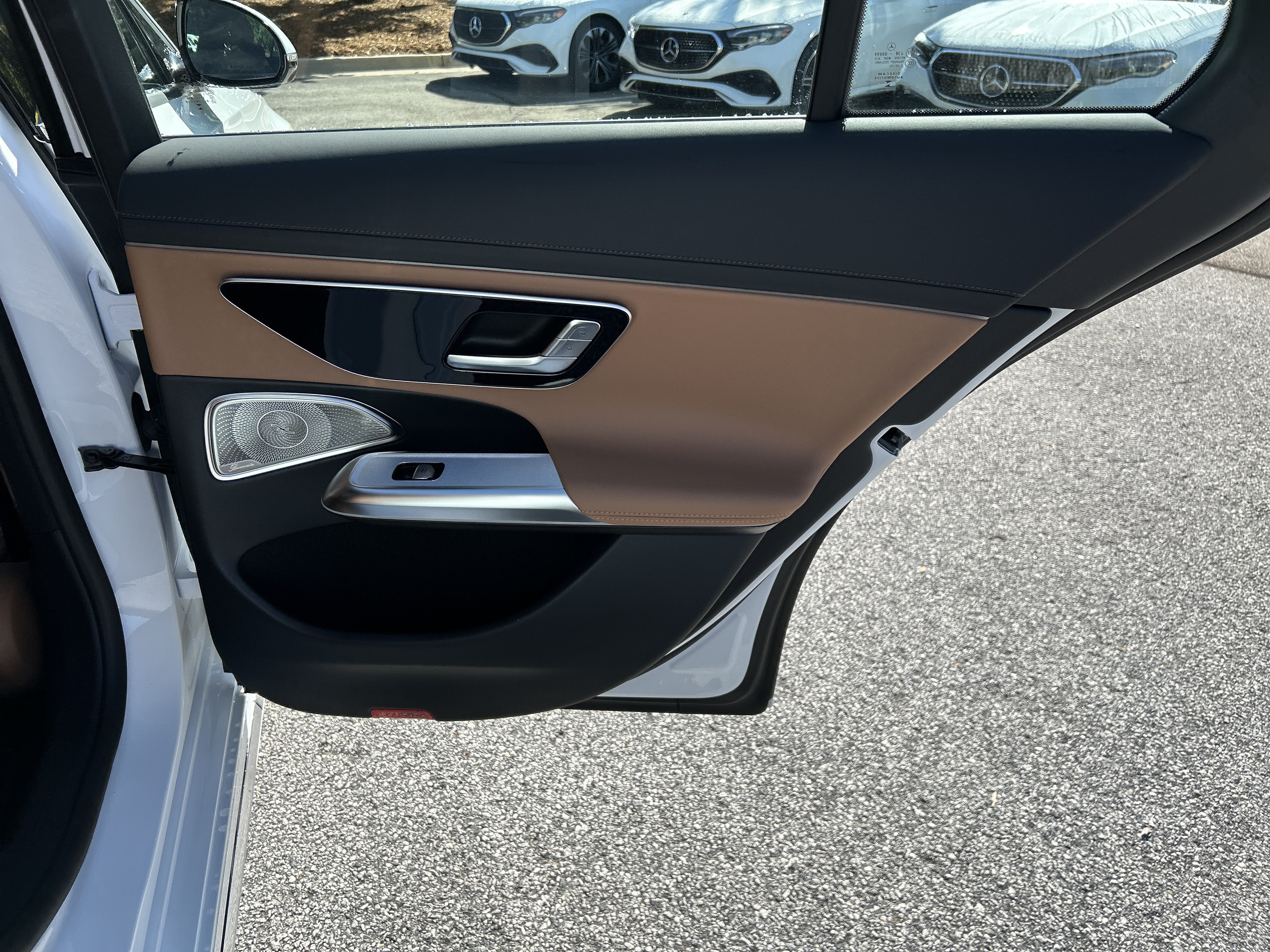 New 2026 MANUFAKTUR Moonlight White Metallic Mercedes-Benz E 450 4MATIC® Sedan image 39