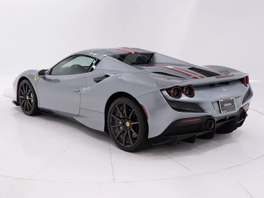 Used 2023 Grigio Titanio Metallic Ferrari  image 12
