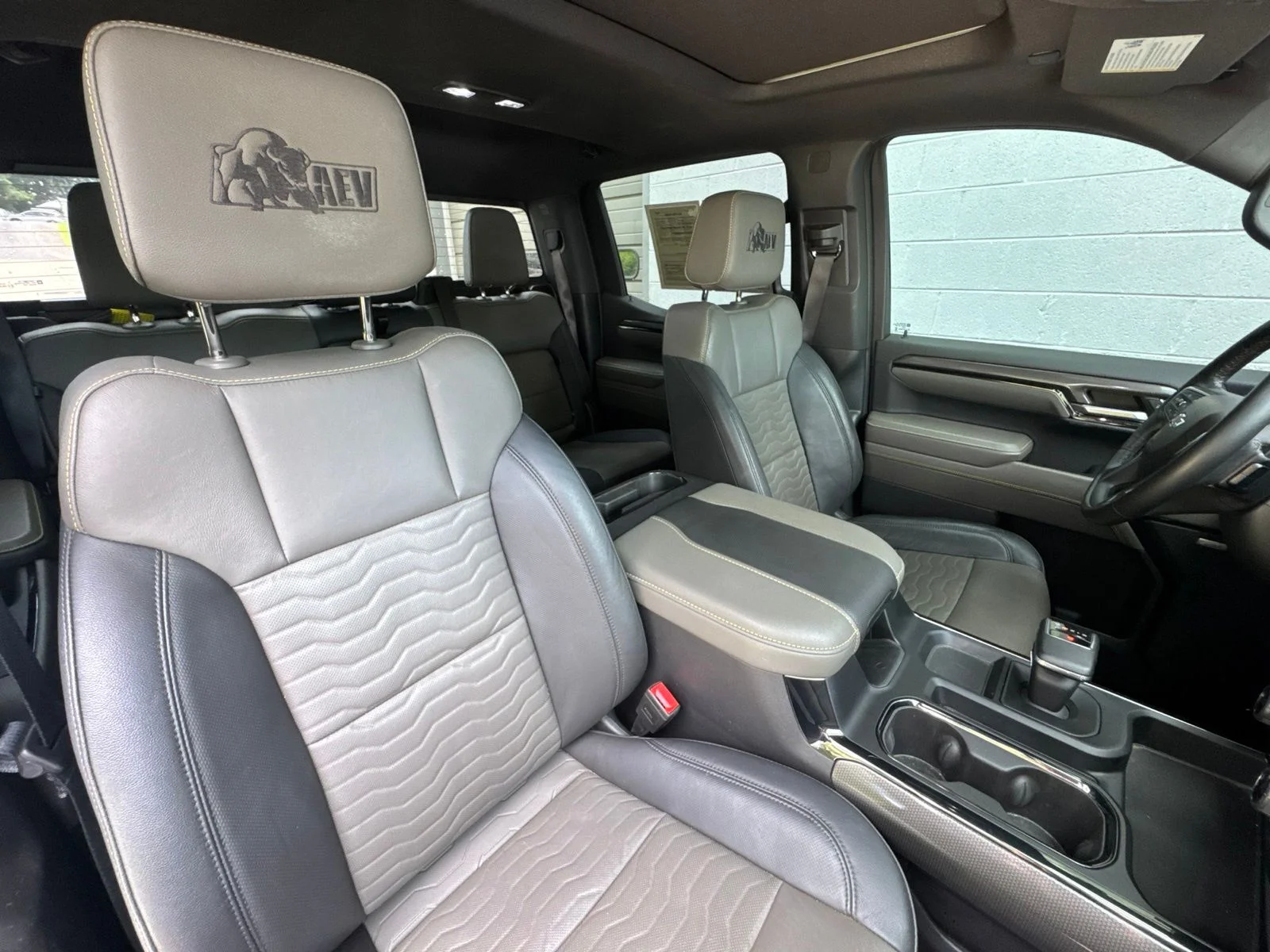 Used 2023 Black Chevrolet ZR2 image 39