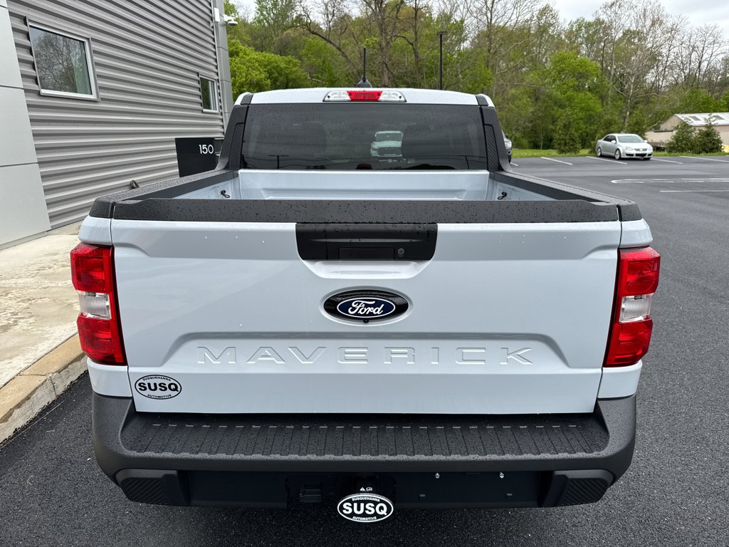 New 2026 Space White Metallic Ford XLT image 8
