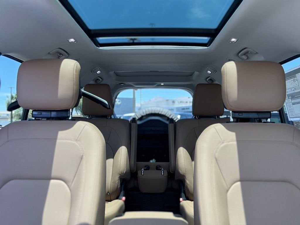 New 2026 Woolstone Green Land Rover S image 11