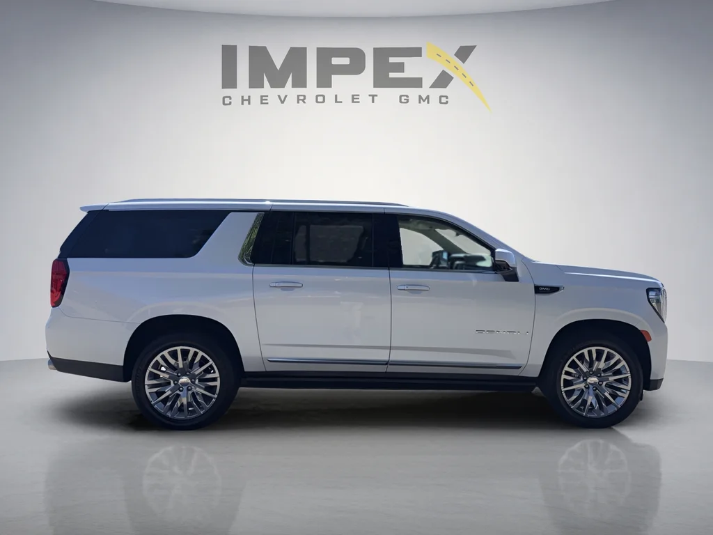 Used 2023 White GMC Denali image 6