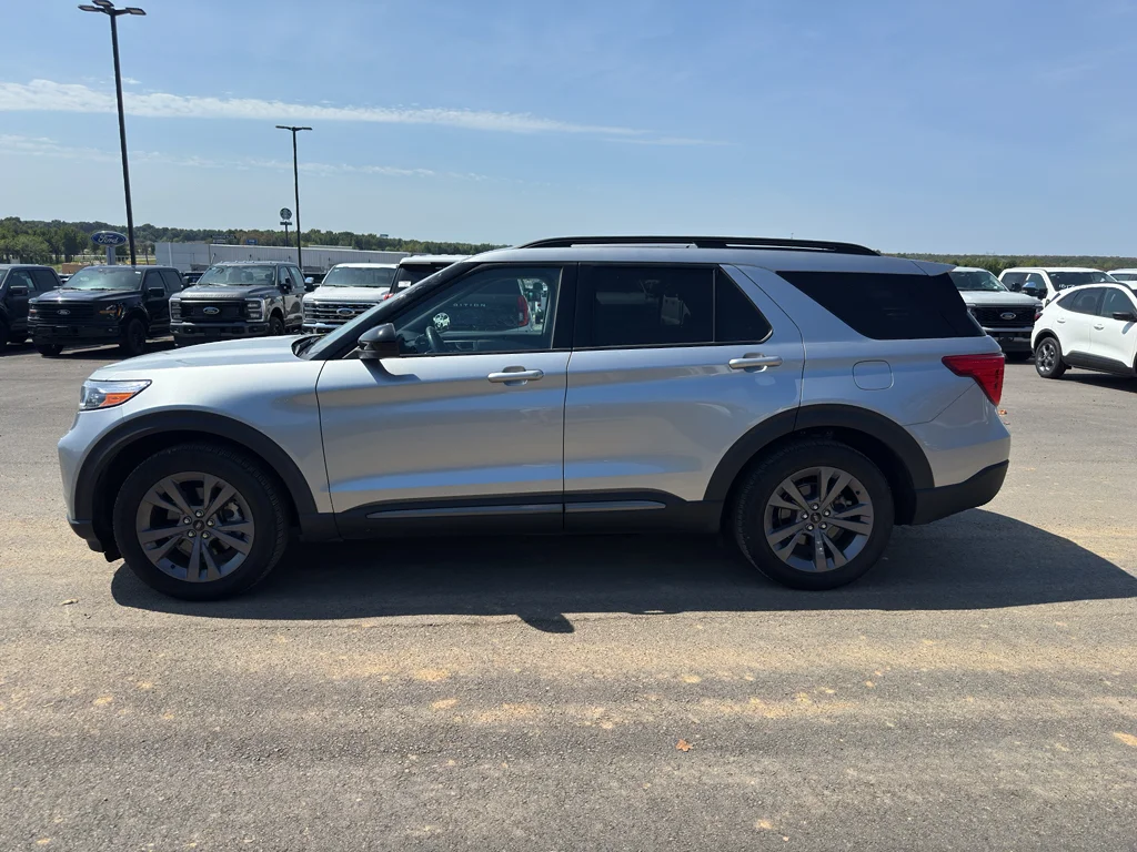 Certified Used 2023 Iconic Silver Metallic Ford XLT image 8