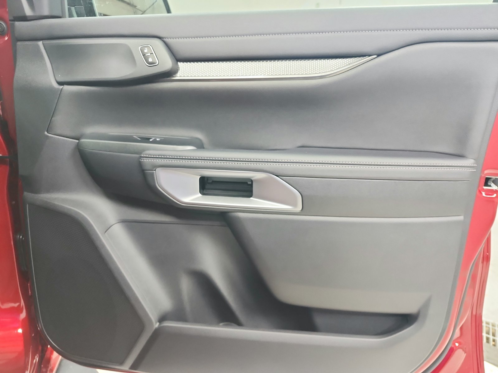 New 2026 Ruby Red Metallic Tinted Clearcoat Ford Lariat® image 38