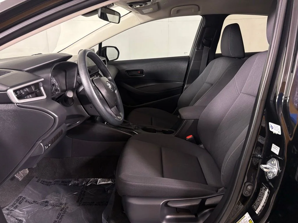 2025 Toyota Corolla LE - Photo 14