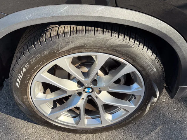 Certified Used 2024 Black Sapphire Metallic BMW xDrive40i image 11