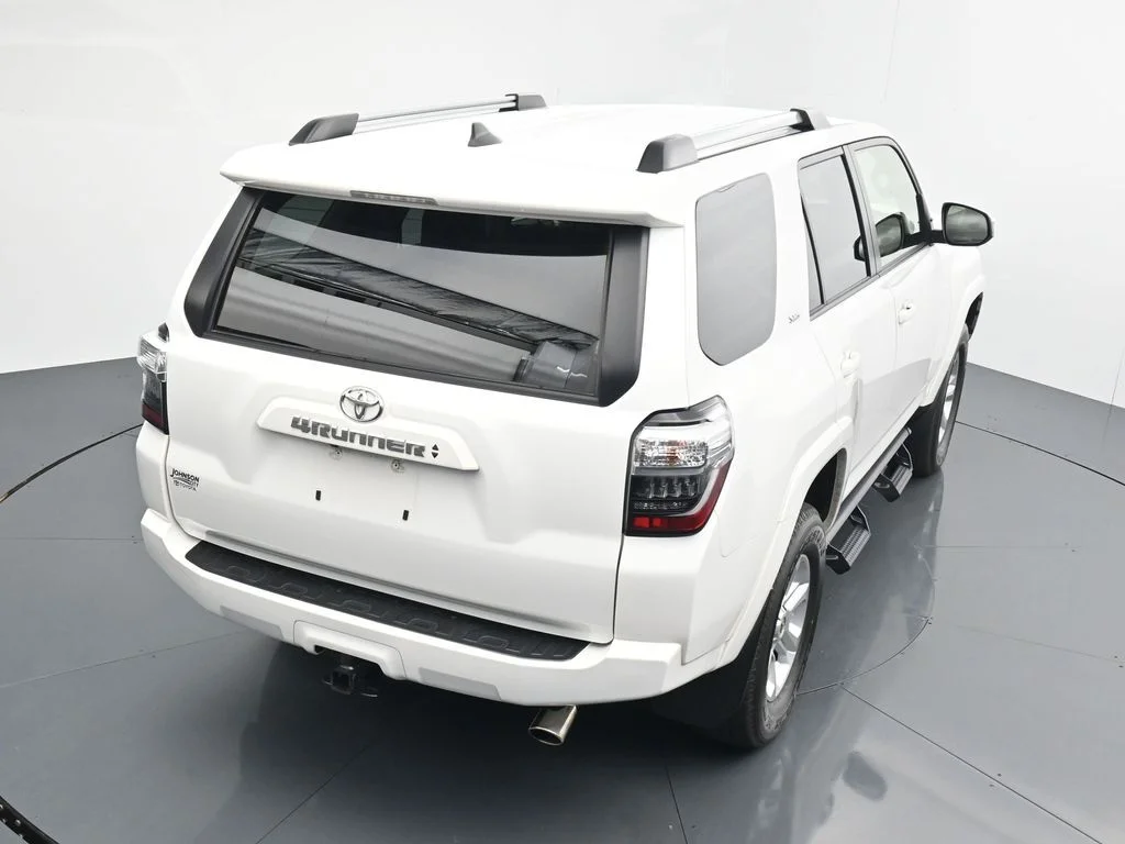 Used 2023 White Toyota SR5 image 14