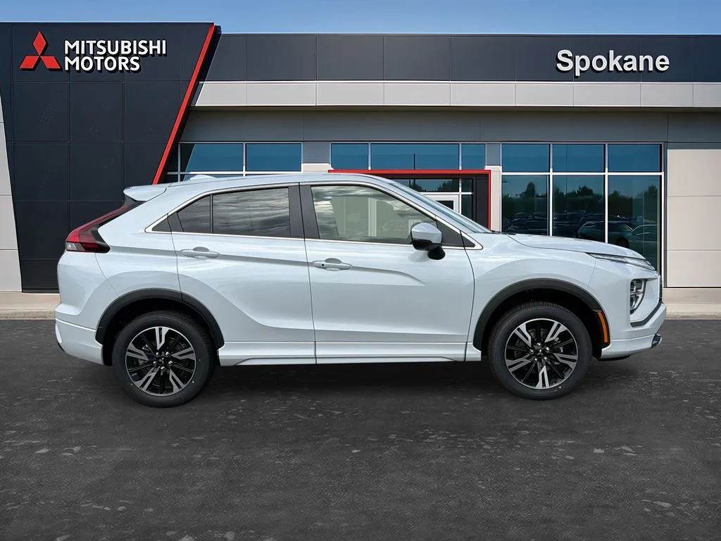 New 2026 White Diamond Mitsubishi SEL AWD image 8