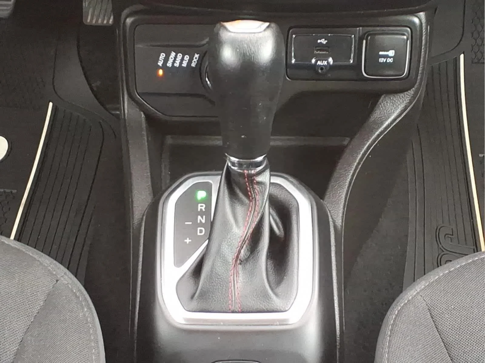 Used 2023 Alpine White Clearcoat Jeep Trailhawk image 25