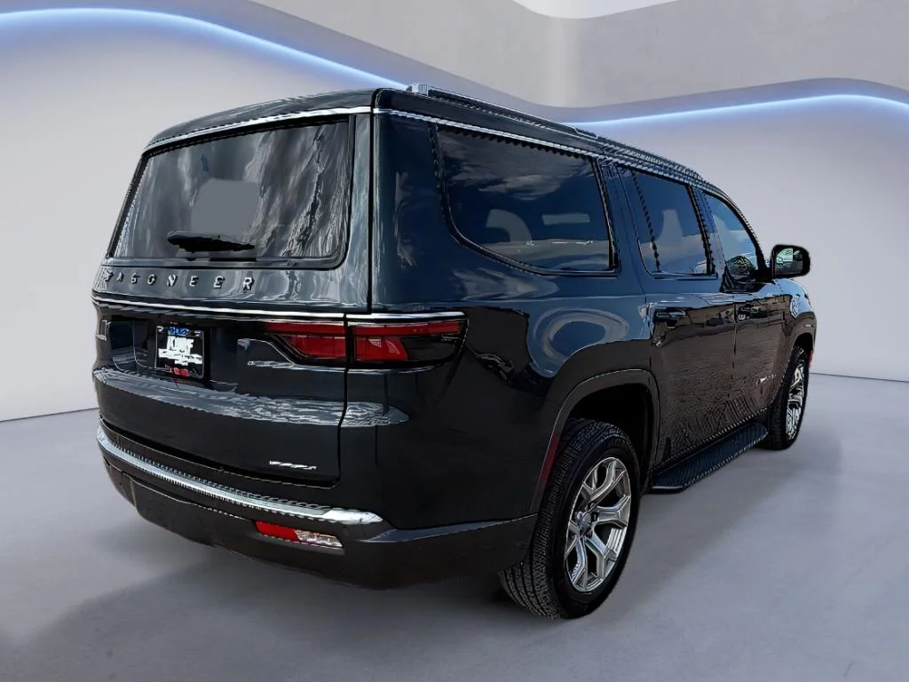 Used 2022 Baltic Gray Metallic Clearcoat Jeep Series I image 13