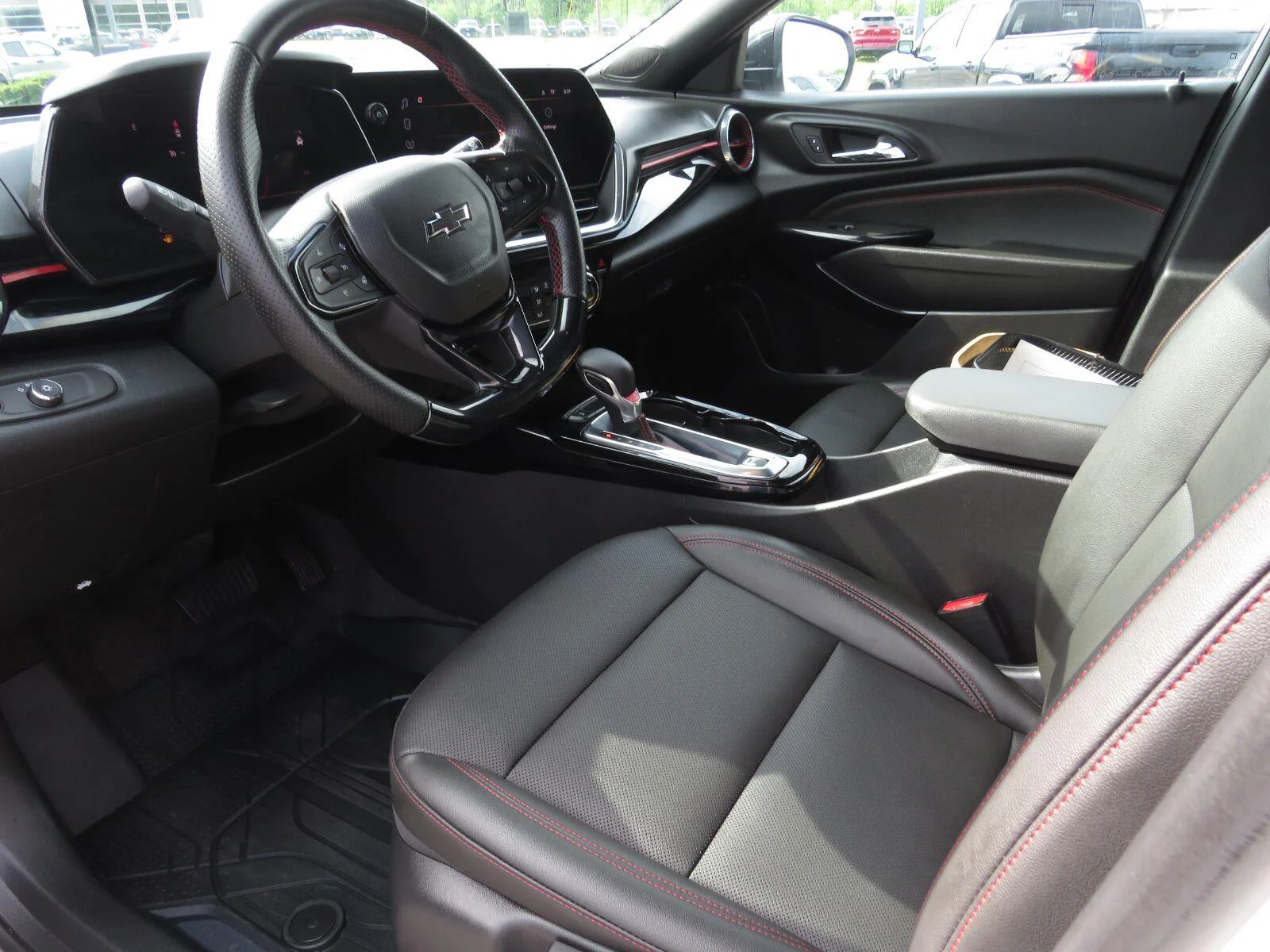 Used 2025 Summit White Chevrolet 2RS image 19
