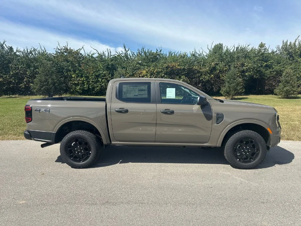 New 2026 Marsh Gray Ford XLT image 7