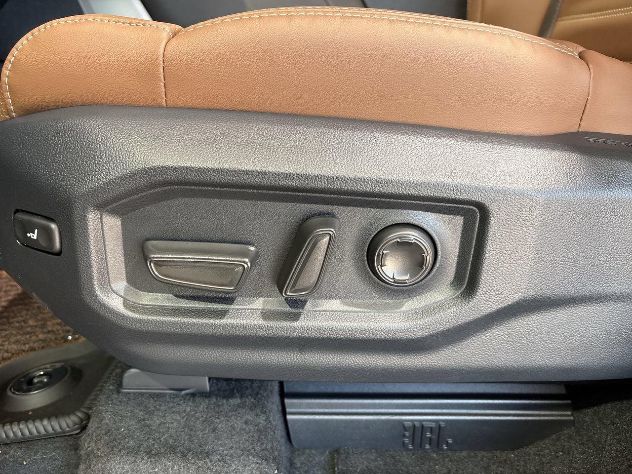 2026 Toyota Tundra 1794 Edition - Photo 12