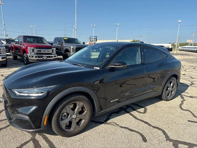 Used 2021 Shadow Black Ford Select image 2