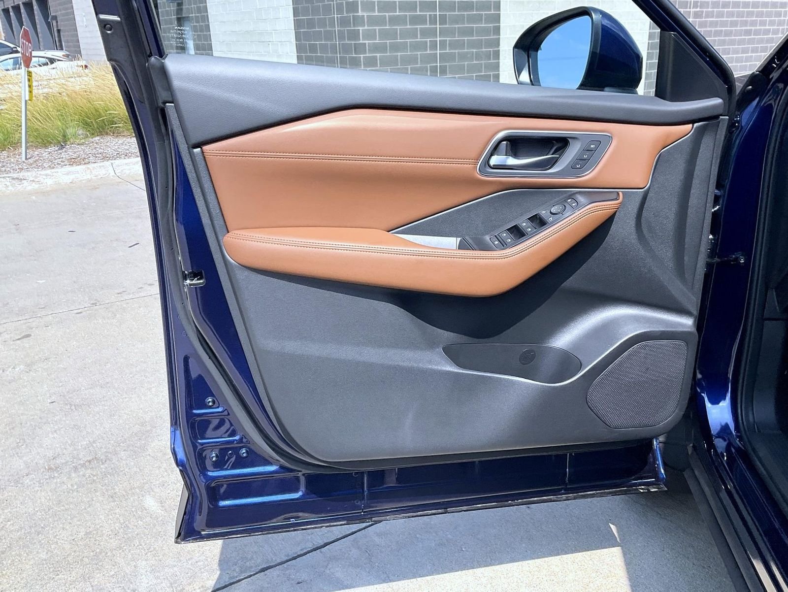New 2026 Blue Nissan Platinum image 10