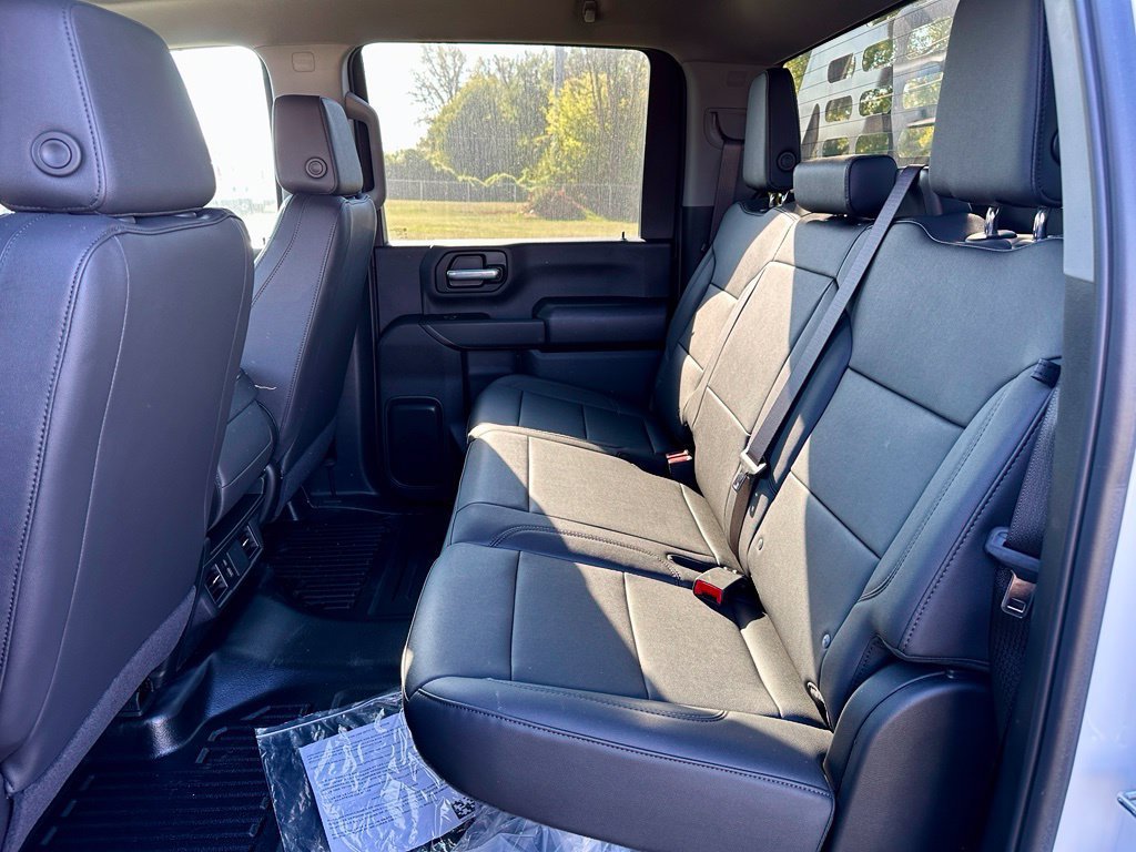 2026 GMC Sierra 3500 Chassis Cab Pro - Photo 17