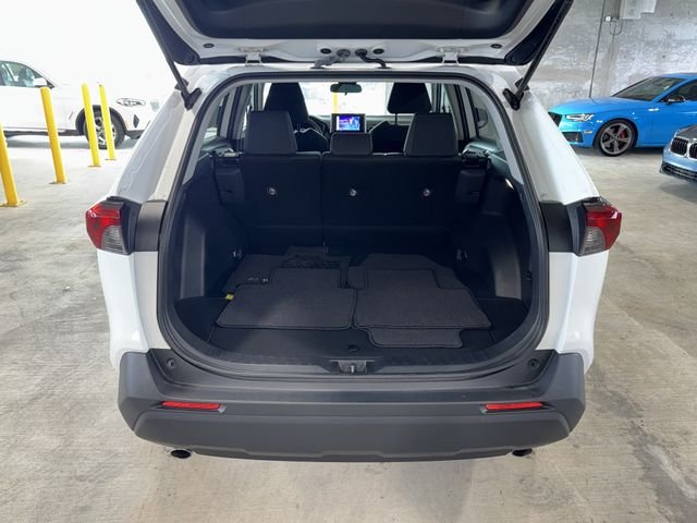 Used 2023 Ice Toyota LE image 8