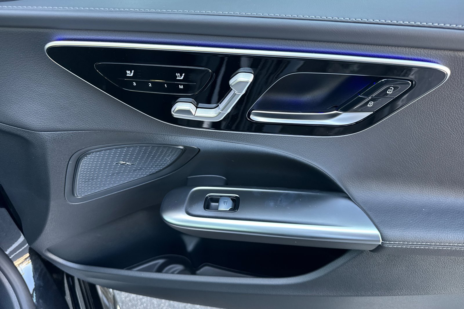 New 2026 Obsidian Black Metallic Mercedes-Benz C 300 image 35
