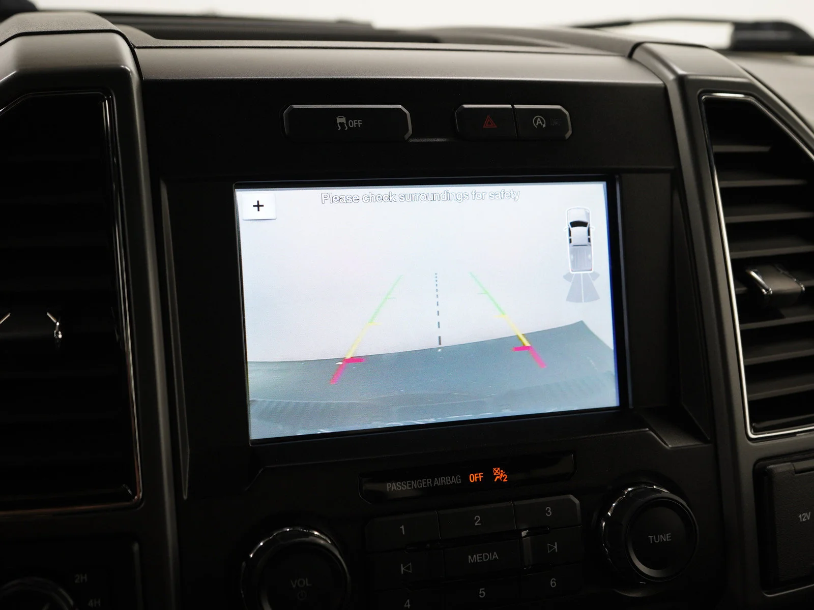 Used 2018  Ford XL image 26