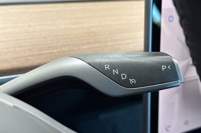 Used 2022  Tesla Performance image 25