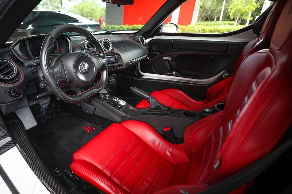 Used 2017 White Alfa Romeo Base image 40