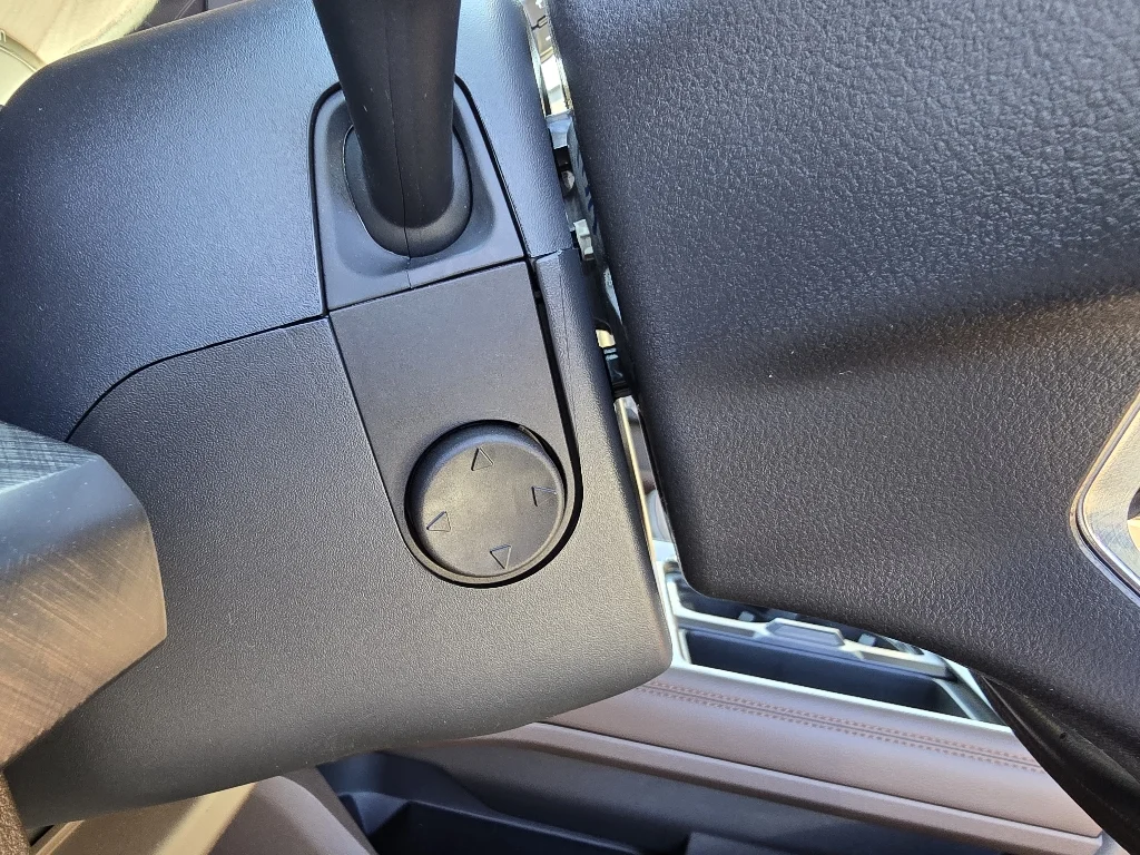 New 2027 Star White Metallic Tri-Coat Ford F-450® King Ranch® image 17