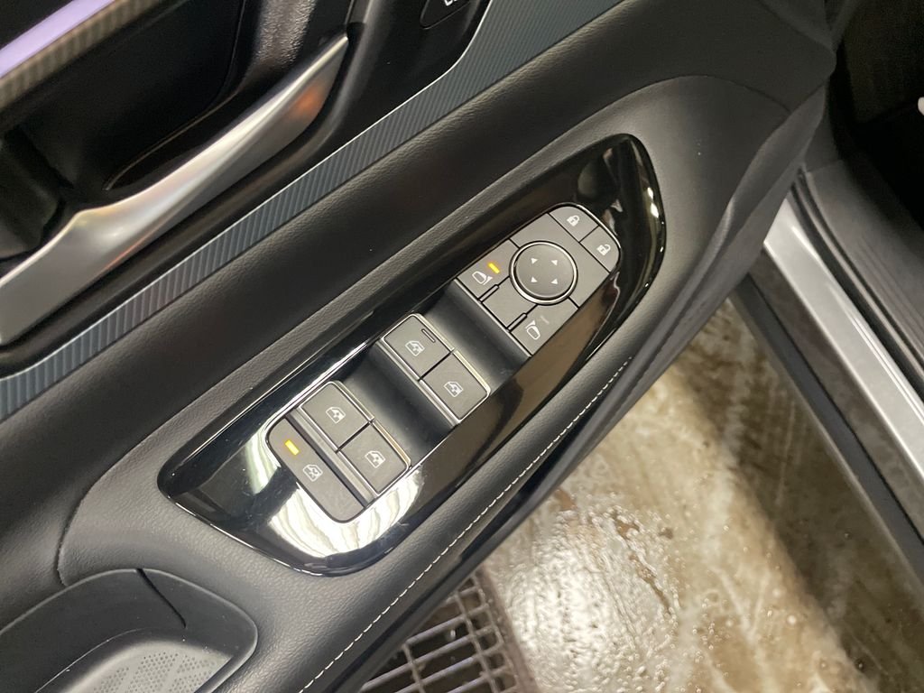 Used 2025 Gray Nissan SL image 19