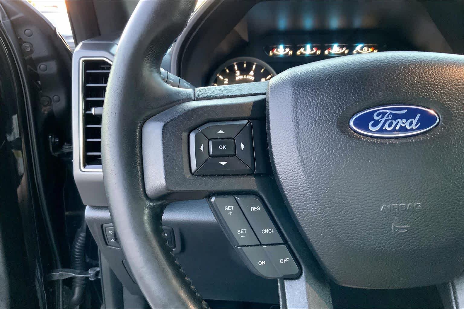 Used 2018 Shadow Black Ford XLT image 22
