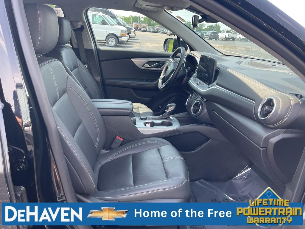 Used 2023 Black Chevrolet 3LT image 27